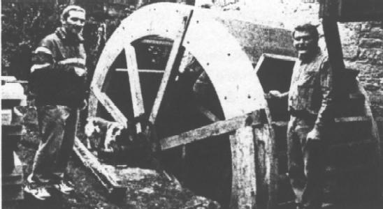 roue hydraulique du moulin d'Hastière-Lavaux